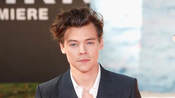 Ini 10 Bukti Kalau Si Tampan Harry Styles, Doyan Makan dan Bisa Masak!
