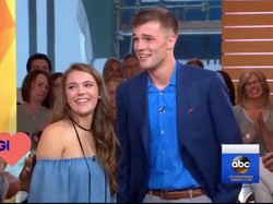 Setelah 3 Tahun, Begini Pertemuan Pertama Pasangan Tinder yang Sempat Viral