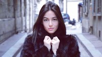 Kalau perempuan cantik ini adalah kekasih dari gelandang Manchester City, Bernardo Silva. Alicia Verrando adalah seorang model. (Foto: Instagram @aliciaverrando)