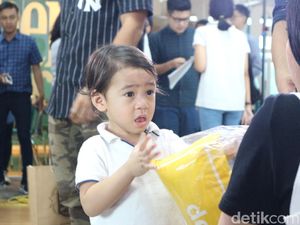 Foto: Lucunya Ekspresi Rafathar Ini Bikin Gemas Ya, Bun