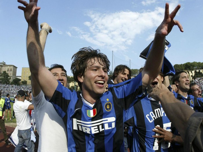 SIENA, ITALY - APRIL 22:  Scherer Andrade Maxwell of Inter Milan celebrates after winning the Italian Serie A football match between AC Siena and FC Inter Milan at the Stadio Artemio Franchi on 22 April 2007 in Siena, Italy. Inter Milan beat Siena 2-1 to win their 15th Italian Serie A championship title.  (Photo by NewPress/Getty Images)
