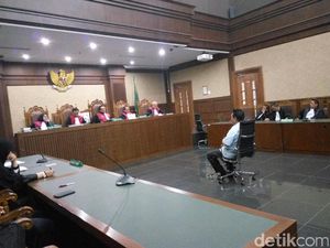 Kasus Korupsi Proyek Jalan, Aseng Divonis 4 Tahun Penjara Kasus Korupsi Proyek Jalan, Aseng Divonis 4 Tahun Penjara
