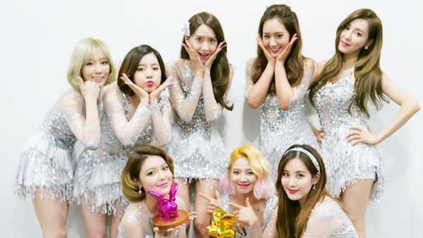 Foto: Gaya Modis SNSD, Girlband Korea yang Jadi Kontroversi karena HUT RI