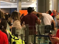 Parah! Staf Bandara Prancis Tonjok Penumpang yang Gendong Bayi