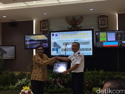 Kemenhub Terima Hibah Radar dari Kemenristekdikti