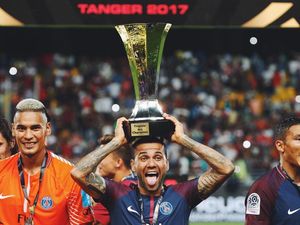 Dani Alves di PSG: 1 Laga, 1 Gol, 1 Assist, 1 Trofi