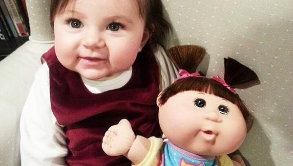 Gemas, 10 Foto Bayi yang Mirip Boneka Mainannya