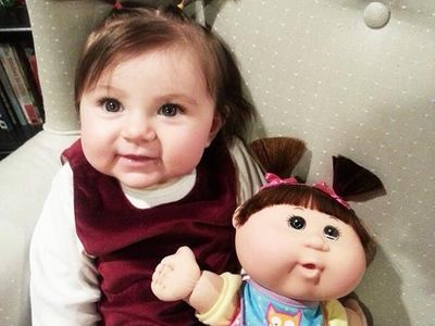 Gemas, 10 Foto Bayi yang Mirip Boneka Mainannya