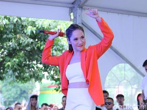 Kompak! Bunga Citra Lestari Rutin Olahraga Bareng Suami dan Anak