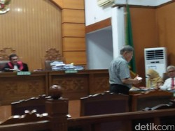 KPK Hadirkan Eks Menko Perekonomian Kwik Kian di Praperadilan BLBI