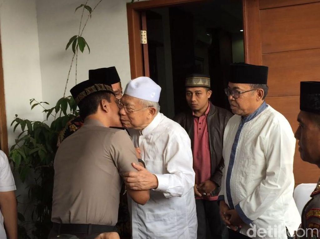 Silaturahmi ke Maruf Amin, Irjen Idham: Beliau Seperti Ortu Saya Silaturahmi ke Maruf Amin, Irjen Idham: Beliau Seperti Ortu Saya