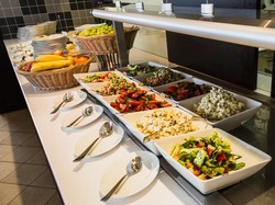 Agar Tak Kelabihan Kalori, Perhatikan Hal Ini Saat Makan Makan Buffet