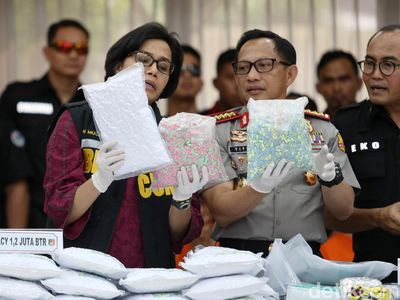Sri Mulyani dan Kapolri Gagalkan Penyelundupan 1,2 Juta Butir Ekstasi