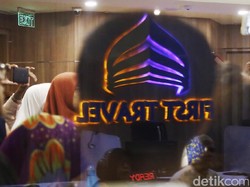 Biaya Umrah First Travel Terlalu Murah, OJK: Harusnya Curiga