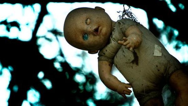 Foto: Kamu Pasti Tidak Berani Datang ke Pulau Boneka Ini