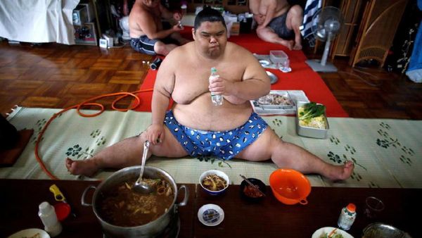 Foto: Pesumo Juga Manusia