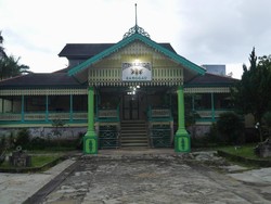 Melihat Keraton Surya Negara dan Pedang Pusaka 1616