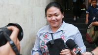 Dilaporkan Atas Kasus Penipuan, Putri Nia Daniati Tetap Tersenyum