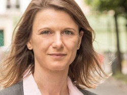 Politikus Perempuan Prancis Ditinju Pria Tak Dikenal