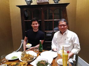 Pavel Durov Bahas Telegram di Kominfo Setelah Makan Sayur Genjer Pavel Durov Bahas Telegram di Kominfo Setelah Makan Sayur Genjer