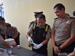 Polisi di Bondowoso Dites Urin Antisipasi Penyalahgunaan Narkoba