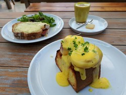 Beau: Gurihnya Croque Monsieur Berpadu Turmeric Latte untuk Brunch