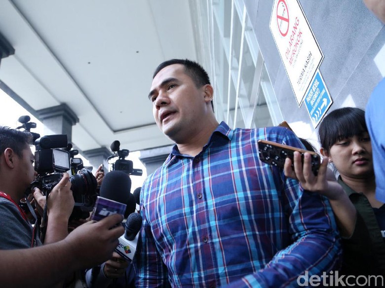 Beredar Foto Saipul Jamil Video Call dengan Pria, Boleh Bawa HP di Penjara? Beredar Foto Saipul Jamil Video Call dengan Pria, Boleh Bawa HP di Penjara?