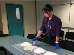 Polisi Queensland Temukan Narkoba Rp 10 M di Bawah Kursi Mobil