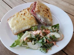 Apa Bedanya Croque Monsieur dari Tiga Kafe Ini?