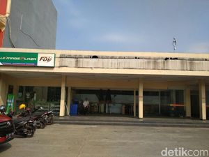 Melihat Gerai 7-Eleven di Rawamangun yang Tinggal Kenangan Melihat Gerai 7-Eleven di Rawamangun yang Tinggal Kenangan