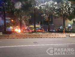 Mobil Terbakar di Thamrin, Lalin Bundaran HI Arah Monas Macet
