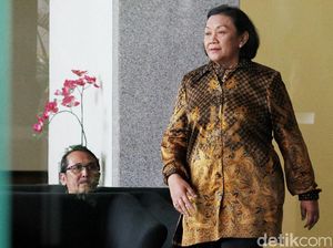 Eks Sekjen Kemendagri Diperiksa KPK Soal e-KTP Eks Sekjen Kemendagri Diperiksa KPK Soal e-KTP