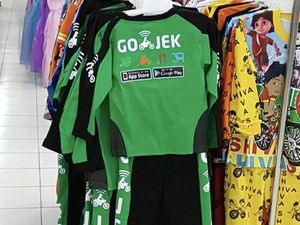 Viral, Jaket Go-Jek untuk Anak-anak Ini Jadi Incaran Netizen