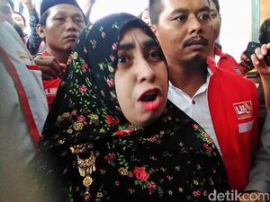 Istri Ismail Ngamuk: Vonis 18 Tahun Dimas Kanjeng Terlalu Ringan! Istri Ismail Ngamuk: Vonis 18 Tahun Dimas Kanjeng Terlalu Ringan!