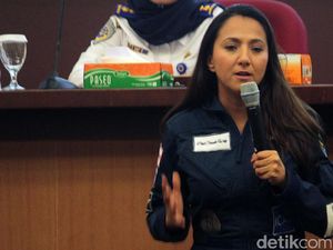 Kata Pilot Cantik Afghanistan untuk Pilot Wanita Indonesia