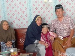 Mengharukan, Hafiz Cilik Difabel dapat Undangan Haji dari Ulama Arab