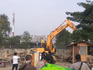 Ratusan Bangunan Liar di Taman BMW Dibongkar
