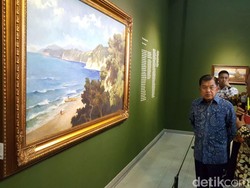 Hadiri Malam Pembacaan Puisi, JK:  Sajak Memberikan Inspirasi