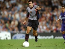 5 Penjualan Pemain Termahal Barcelona, Luis Figo Masuk