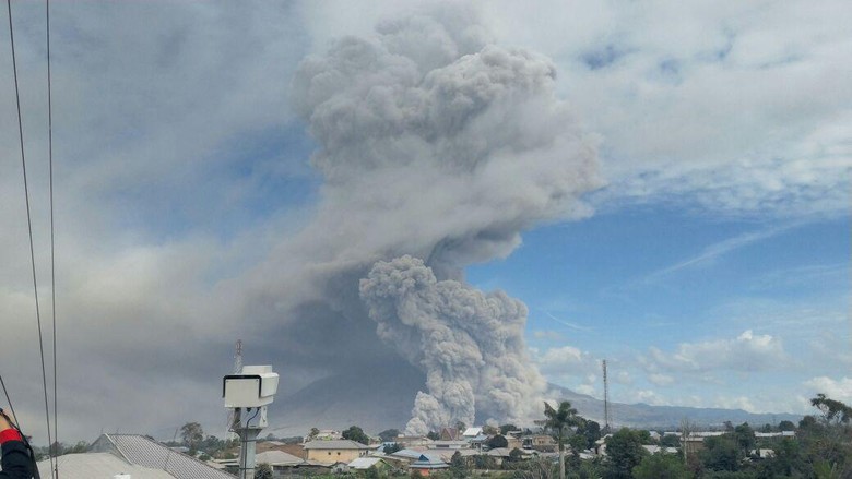 BNPB: Gunung Sinabung Berstatus Awas