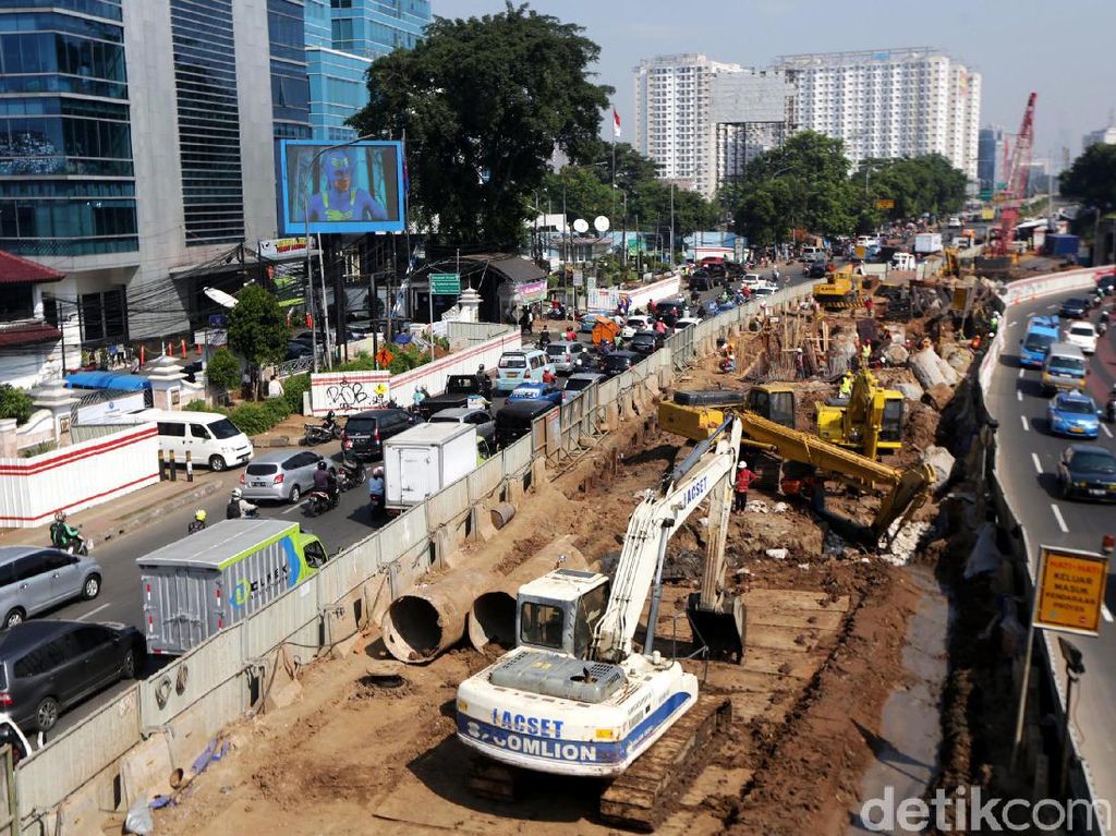 Penampakan Terkini Proyek LRT Cawang-Dukuh Atas Penampakan Terkini Proyek LRT Cawang-Dukuh Atas