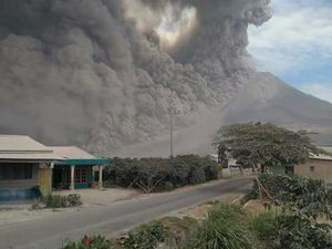 Sinabung Erupsi, BNPB: Tak Ada Korban Jiwa