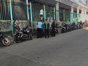 Jelang Penertiban, Angkot dan Ojek Online Masih Ngetem di Dukuh Atas