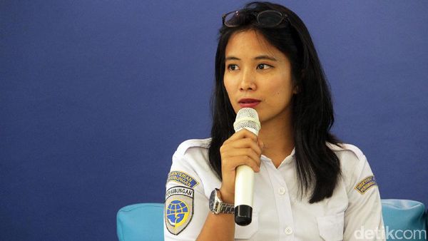 Foto: Paras Cantik & Anggun Pilot Wanita Indonesia