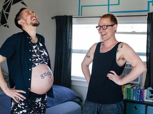 Foto Pria-pria Transgender yang Pernah Hamil dan Melahirkan