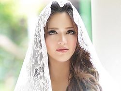 Ingin Makeup Barbie Secantik Nia Ramadhani? Ini Biaya yang Harus Dikeluarkan