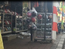 Saat Hak Pejalan Kaki Dirampas Pedagang