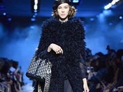 Yuk, Cari Tahu Kepribadianmu dari Cara Kamu Membawa Tas