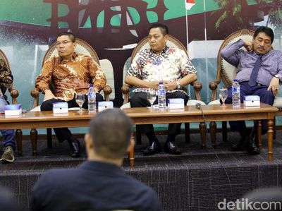 Diskusi Keberadaan Pansus Angket KPK