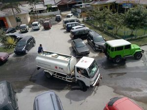 Karo Berselimutkan Abu Sinabung, Petugas Sterilisasi Zona Merah